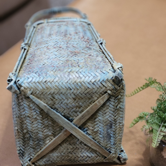 Beautiful upcycled basket, shabby chic/FrenchCountry/farmhouse - Picture 4 of 7